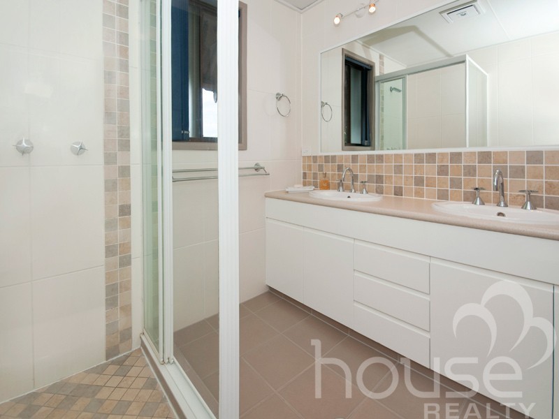 228 Blackwall Road, Chuwar QLD 4306