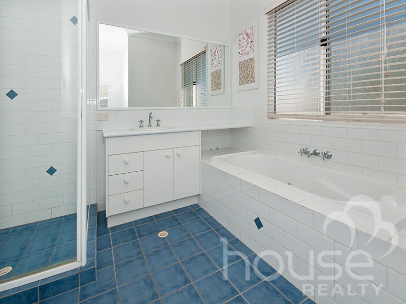 44 Crestwood Place, Moggill QLD 4070