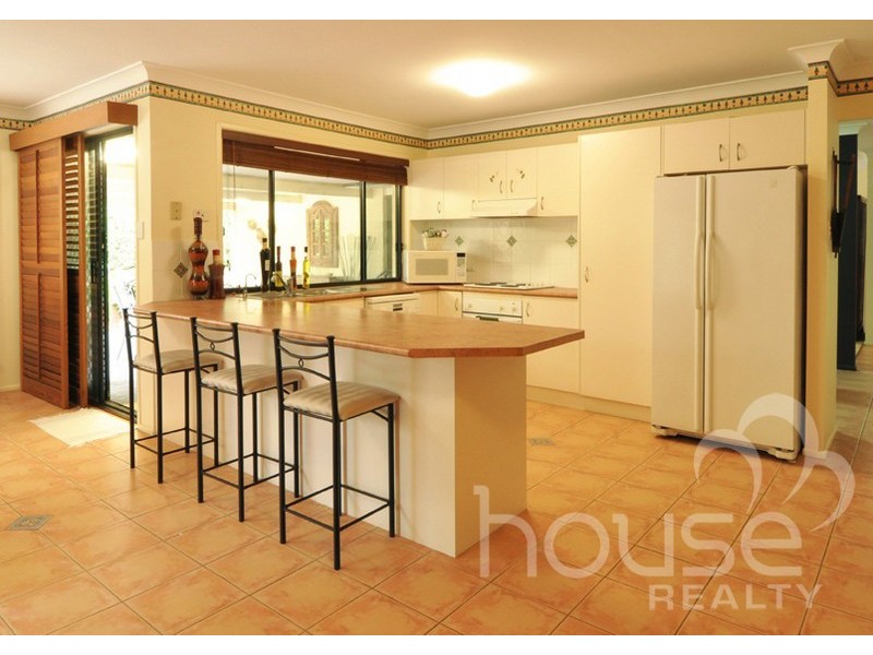 8 Jabiru Place, Bellbowrie QLD 4070