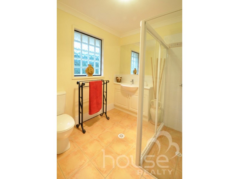 8 Jabiru Place, Bellbowrie QLD 4070
