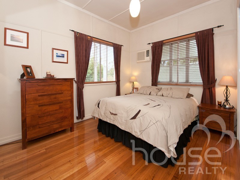 9 Roberts Street, North Ipswich QLD 4305