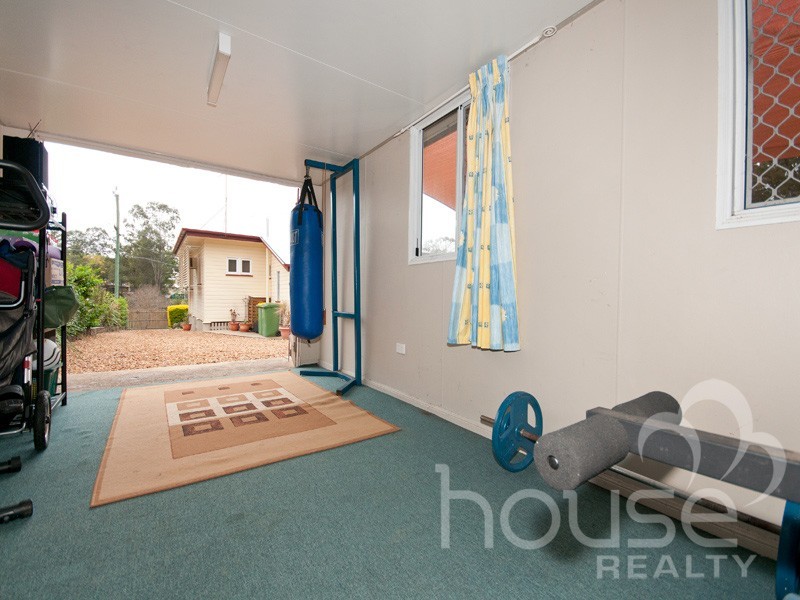 9 Roberts Street, North Ipswich QLD 4305