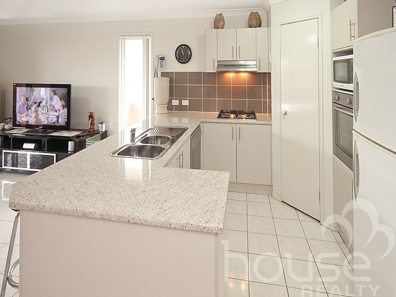 12 Shamrock Court, Chuwar QLD 4306