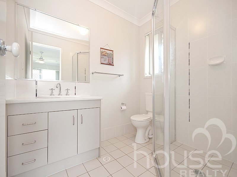 12 Shamrock Court, Chuwar QLD 4306