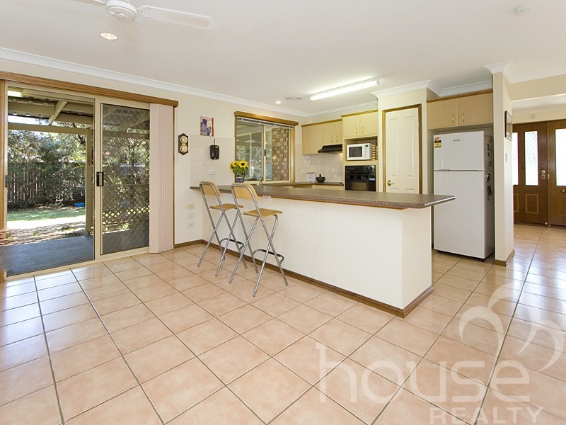 24 Crestwood Place, Moggill QLD 4070