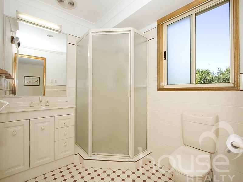 24 Crestwood Place, Moggill QLD 4070