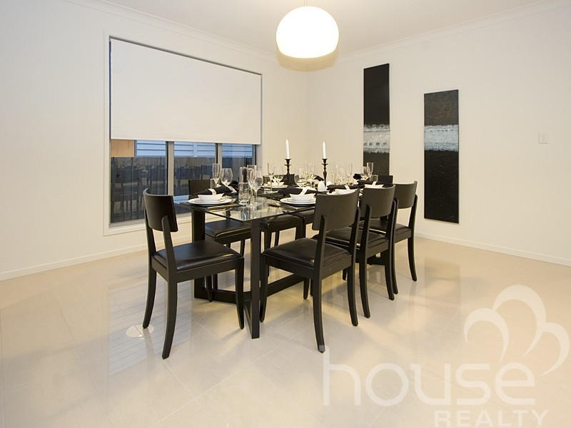 24 Crestwood Place, Moggill QLD 4070