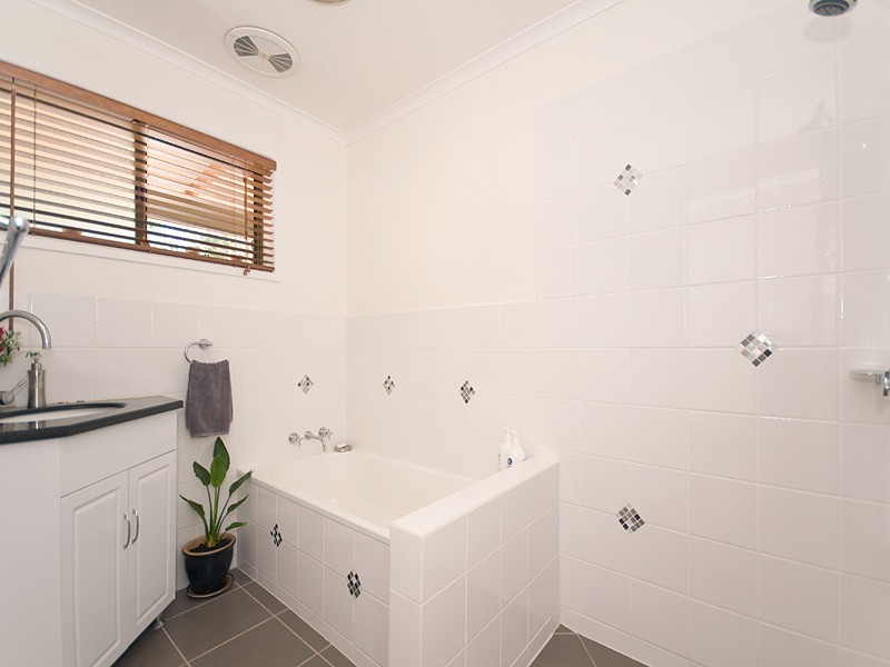 31 Kindra Avenue, Karana Downs QLD 4306