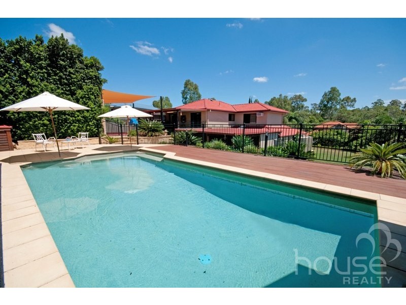 62 Gibson Crescent, Bellbowrie QLD 4070