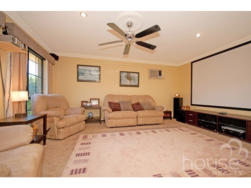 62 Gibson Crescent, Bellbowrie QLD 4070