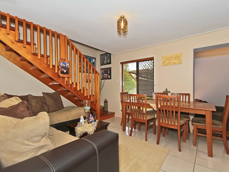 2 Merimbah Close, Karana Downs QLD 4306