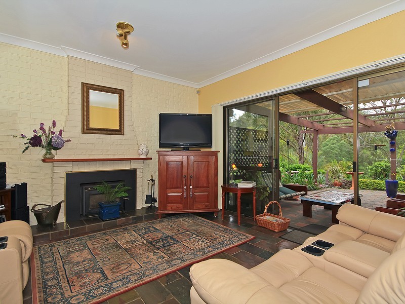 48 Coreen Court, Karana Downs QLD 4306