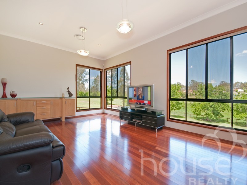 25 Lintrose Terrace, Karalee QLD 4306