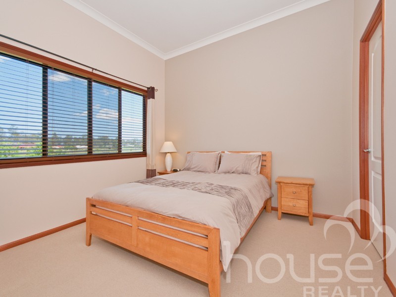 25 Lintrose Terrace, Karalee QLD 4306