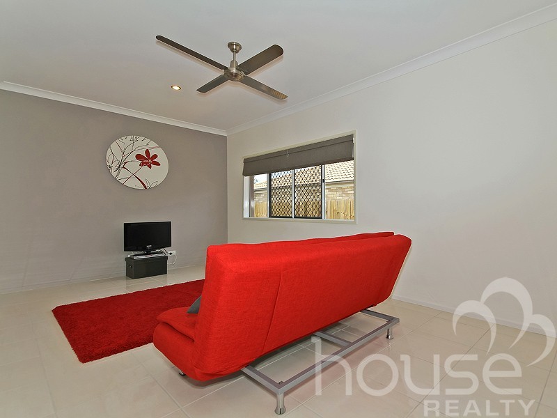 15 Stacey Close, Moggill QLD 4070