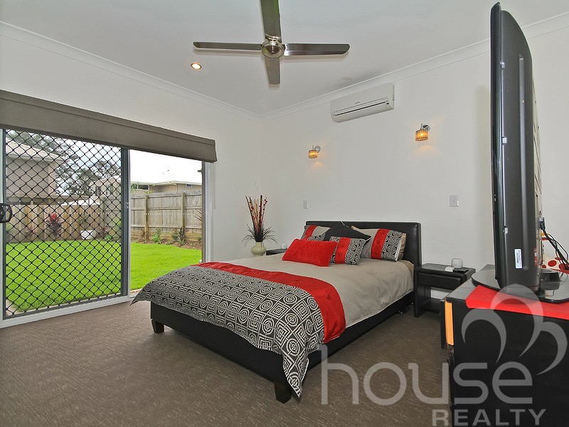 15 Stacey Close, Moggill QLD 4070