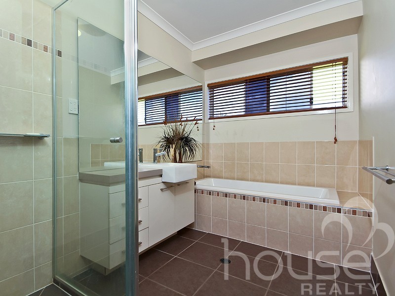 8 Kallatina Terrace, Karalee QLD 4306