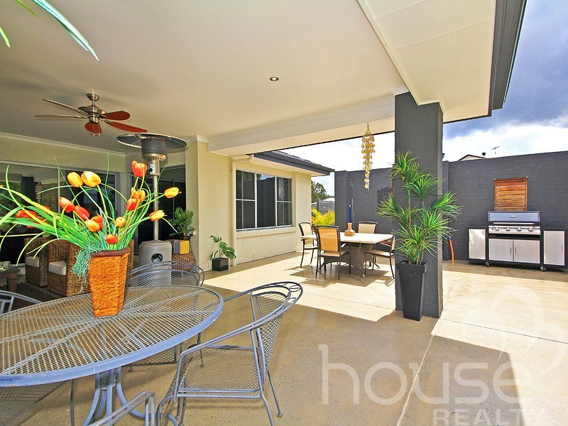 8 Kallatina Terrace, Karalee QLD 4306