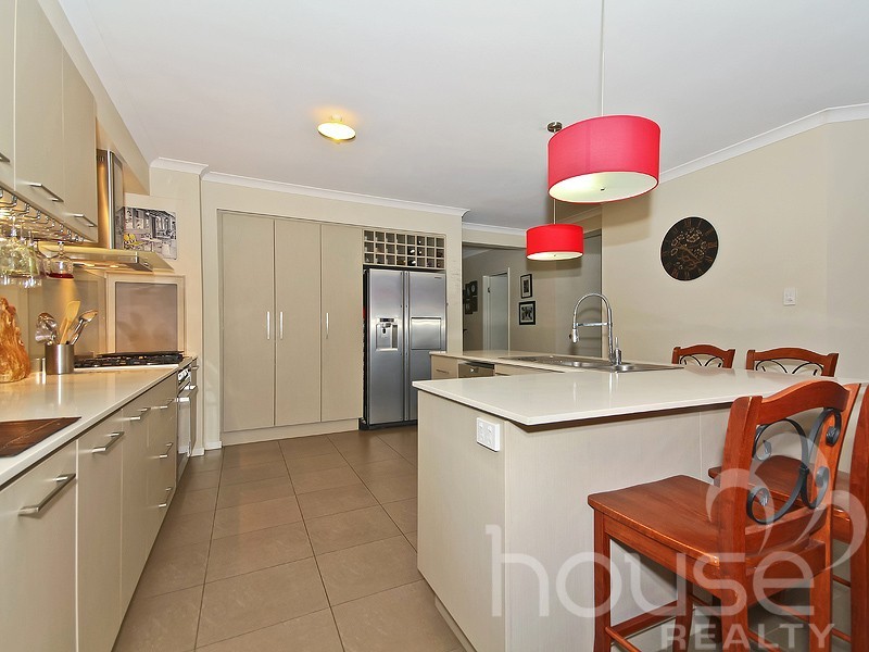 8 Kallatina Terrace, Karalee QLD 4306
