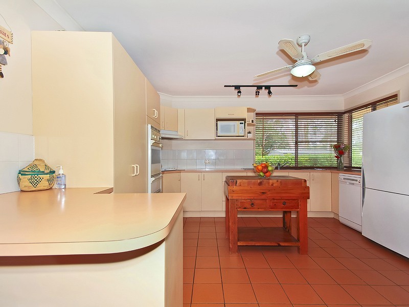 7 College Road, Karana Downs QLD 4306