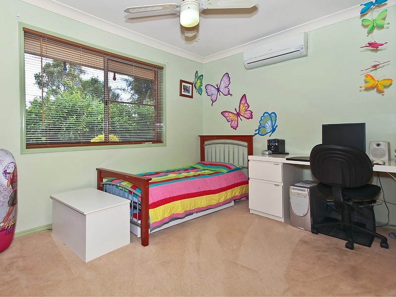 7 College Road, Karana Downs QLD 4306