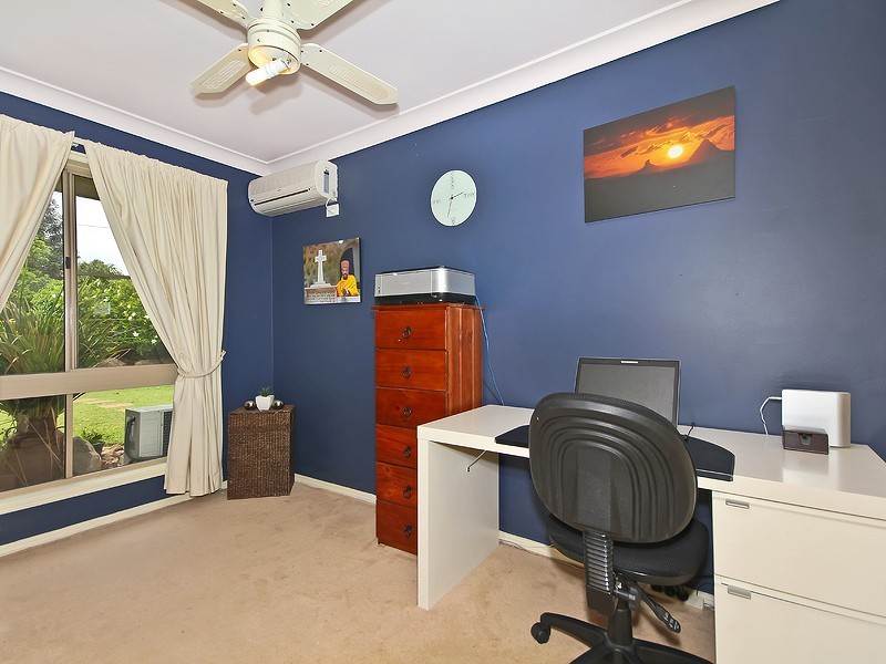 7 College Road, Karana Downs QLD 4306