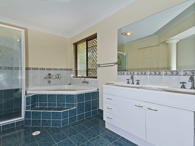 15-17 Craswell Court, Chuwar QLD 4306