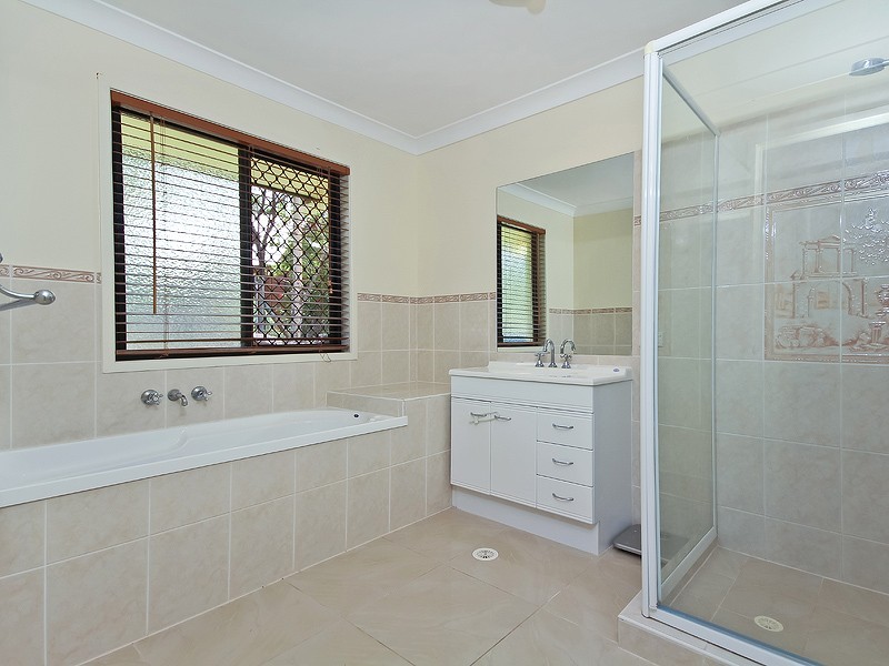 15-17 Craswell Court, Chuwar QLD 4306