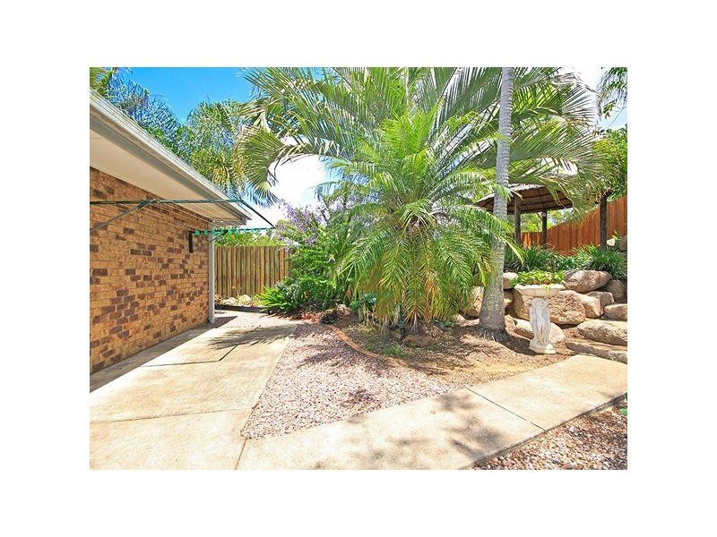 6 Oakmont Grove, Karana Downs QLD 4306