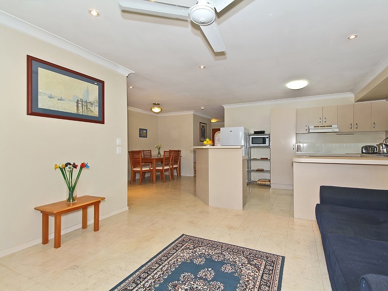 6 Oakmont Grove, Karana Downs QLD 4306