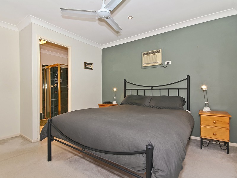 6 Oakmont Grove, Karana Downs QLD 4306