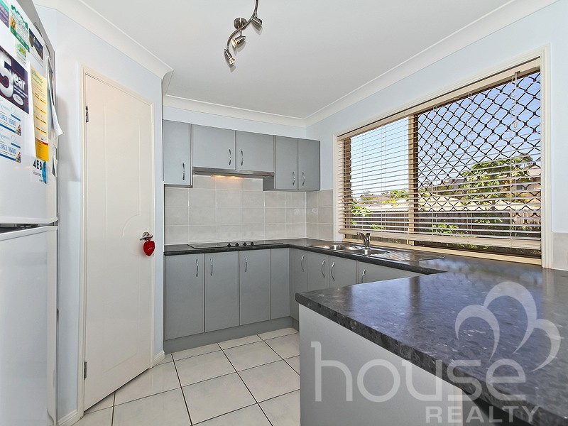 4 Fryer Close, Bellbowrie QLD 4070