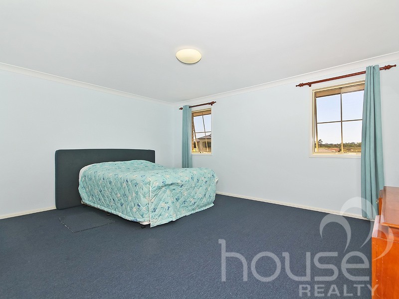 4 Fryer Close, Bellbowrie QLD 4070