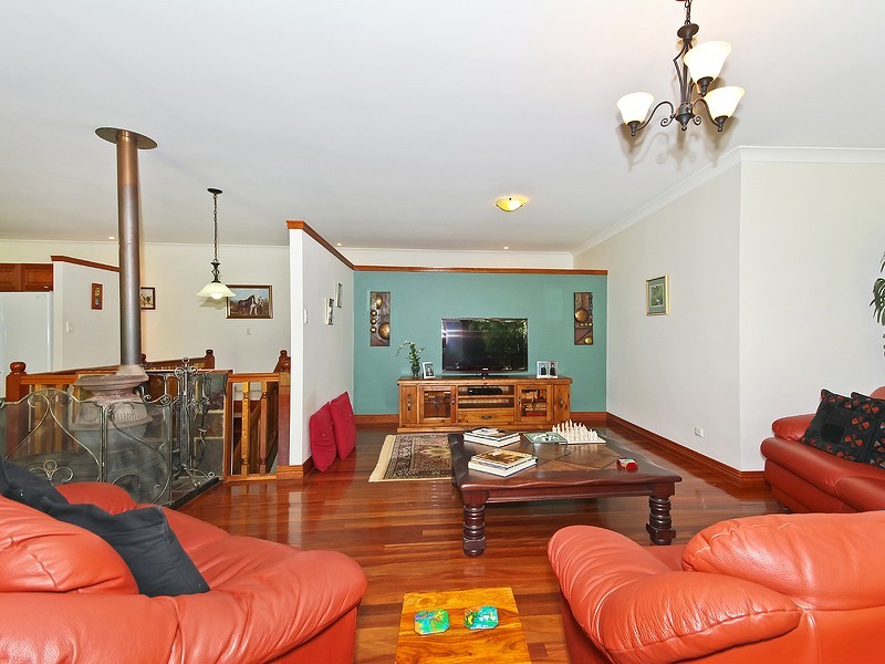 23 Glengariff Close, Chuwar QLD 4306