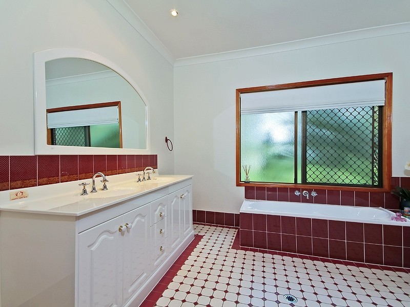 23 Glengariff Close, Chuwar QLD 4306