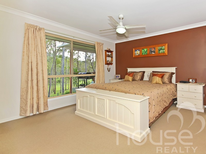 31 Jack Kerr Court, Mount Crosby QLD 4306