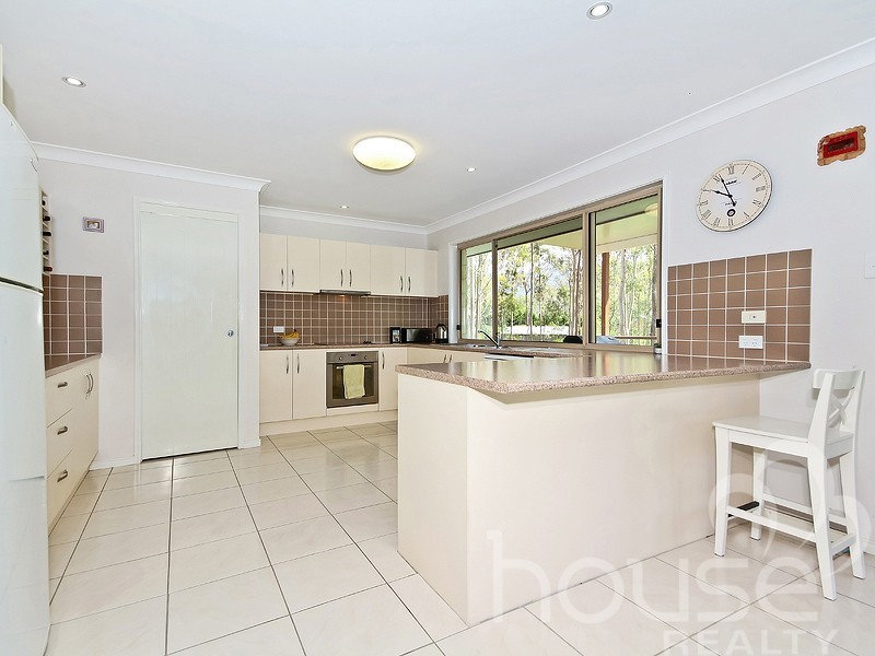 31 Jack Kerr Court, Mount Crosby QLD 4306