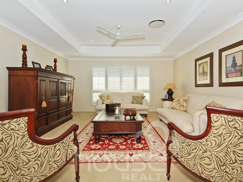 5 Barbara Court, Moggill QLD 4070