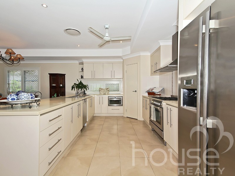 5 Barbara Court, Moggill QLD 4070