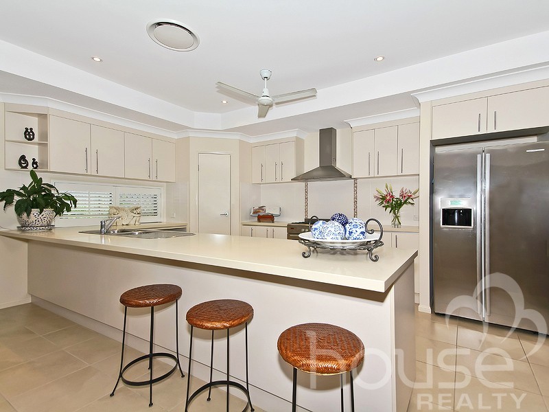 5 Barbara Court, Moggill QLD 4070