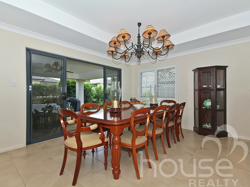 5 Barbara Court, Moggill QLD 4070