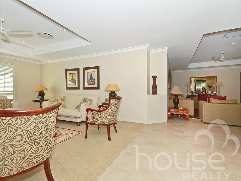 5 Barbara Court, Moggill QLD 4070