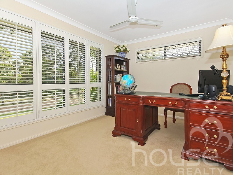 5 Barbara Court, Moggill QLD 4070