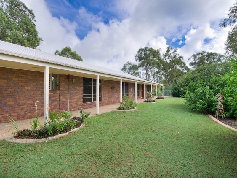8 Tallarook Court, Karana Downs QLD 4306
