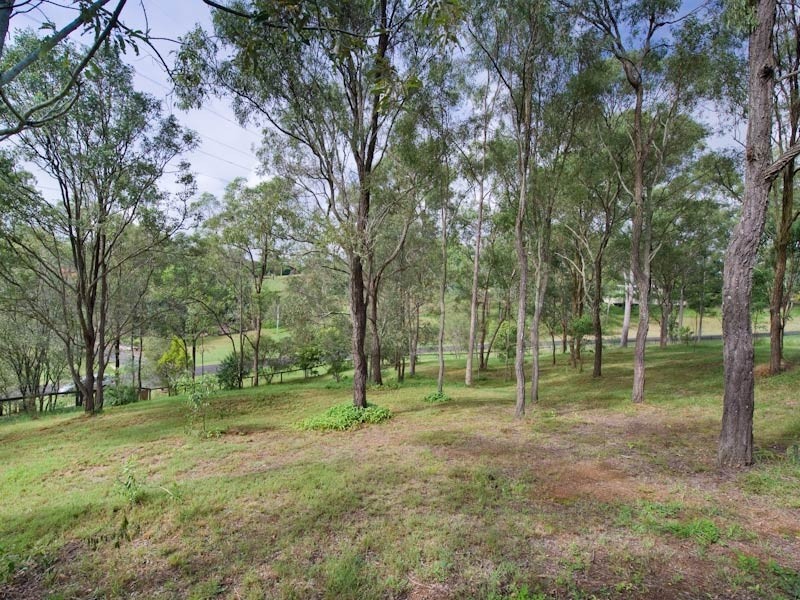 8 Tallarook Court, Karana Downs QLD 4306