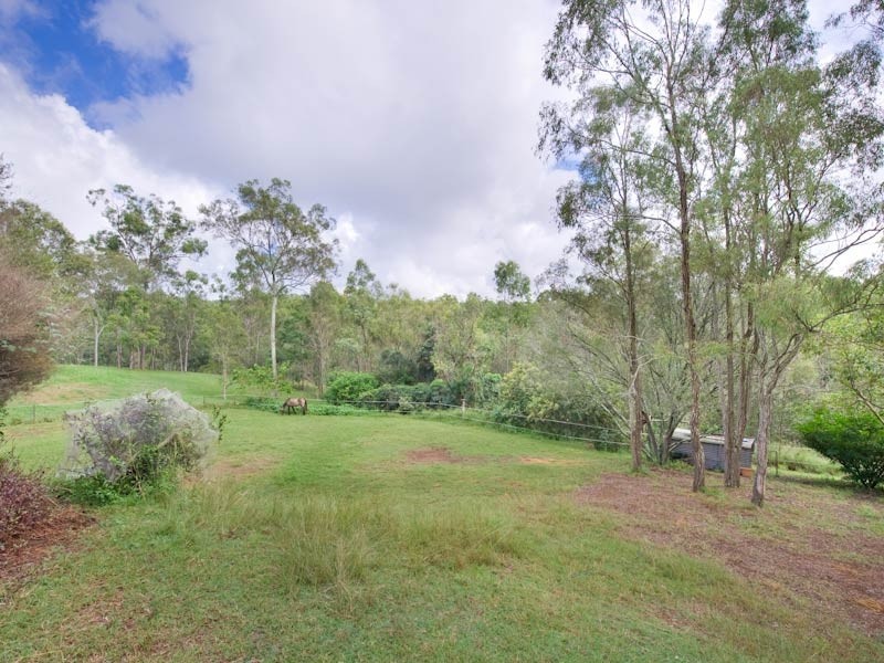 8 Tallarook Court, Karana Downs QLD 4306
