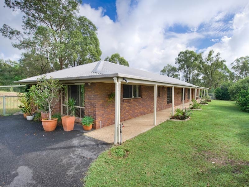 8 Tallarook Court, Karana Downs QLD 4306
