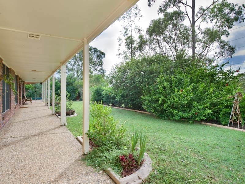 8 Tallarook Court, Karana Downs QLD 4306