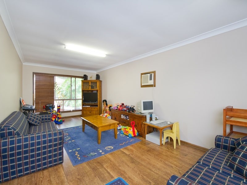 8 Tallarook Court, Karana Downs QLD 4306