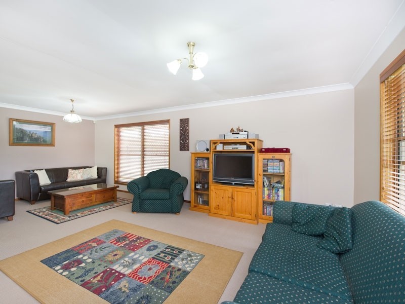 8 Tallarook Court, Karana Downs QLD 4306